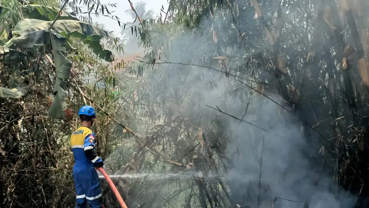 Dua hari dua peristiwa kebakaran hanguskan du rumah dan lahan pembuangan sampah di Tasikmalaya