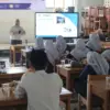 Persoalan kesehatan jiwa santri kerap tak terlihat. Di balik aktivitas belajar, mengaji, dan kehidupan berasra