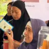 Memilah sampah