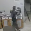 Dok. Rekaman cctv saat terduga pelaku nekat menggasak sebuah kotak amal di Masjid Raya Bandung. Istimewa.