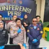 Kapolres didamping Kasat Reskrim dan Unit PPA serta Kasi Humas saat memberikan keterangan pers tentang Kasus