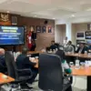 Wyndham Casablanca Jakarta kembali menyerahkan hibah mock up room kepada Poltekpar NHI Bandung untuk memperkua