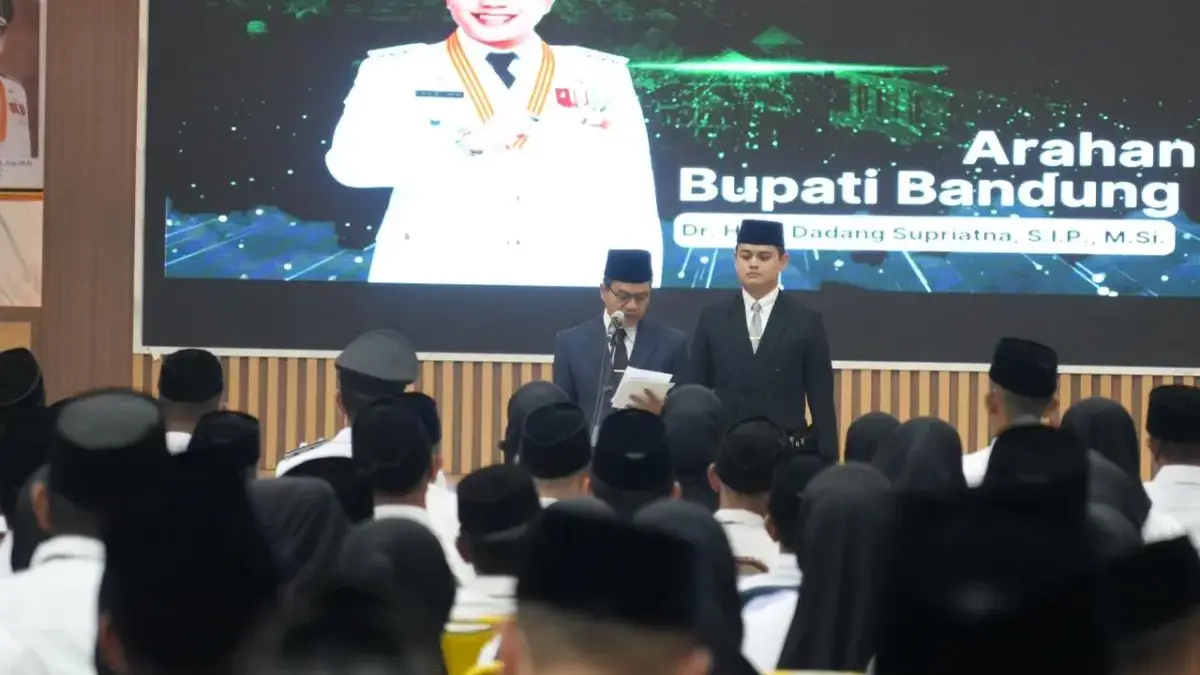 Lantik Kades dan BPD, KDS Tekankan Keduanya Bukan Atasan-Bawahan Lantik Kades dan BPD, KDS Tekankan Keduanya Bukan Atasan-Bawahan