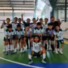 Tim futsal MTsN Kota Cimahi berfoto bersama usai meraih Juara II POSMAD 2026 tingkat Provinsi Jawa Barat. (Sum