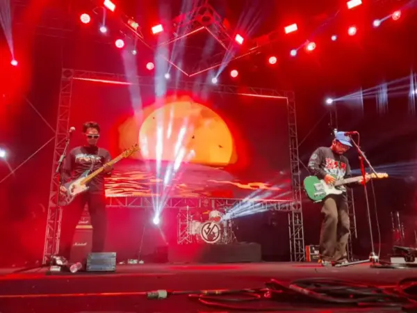 Tasikmalaya Pecah!! Ribuan Superfriends Histeris di Puncak OTW Break Out Day 2026, SID Bikin Penonton Membara Tasikmalaya Pecah!! Ribuan Superfriends Histeris di Puncak OTW Break Out Day 2026, SID Bikin Penonton Membara