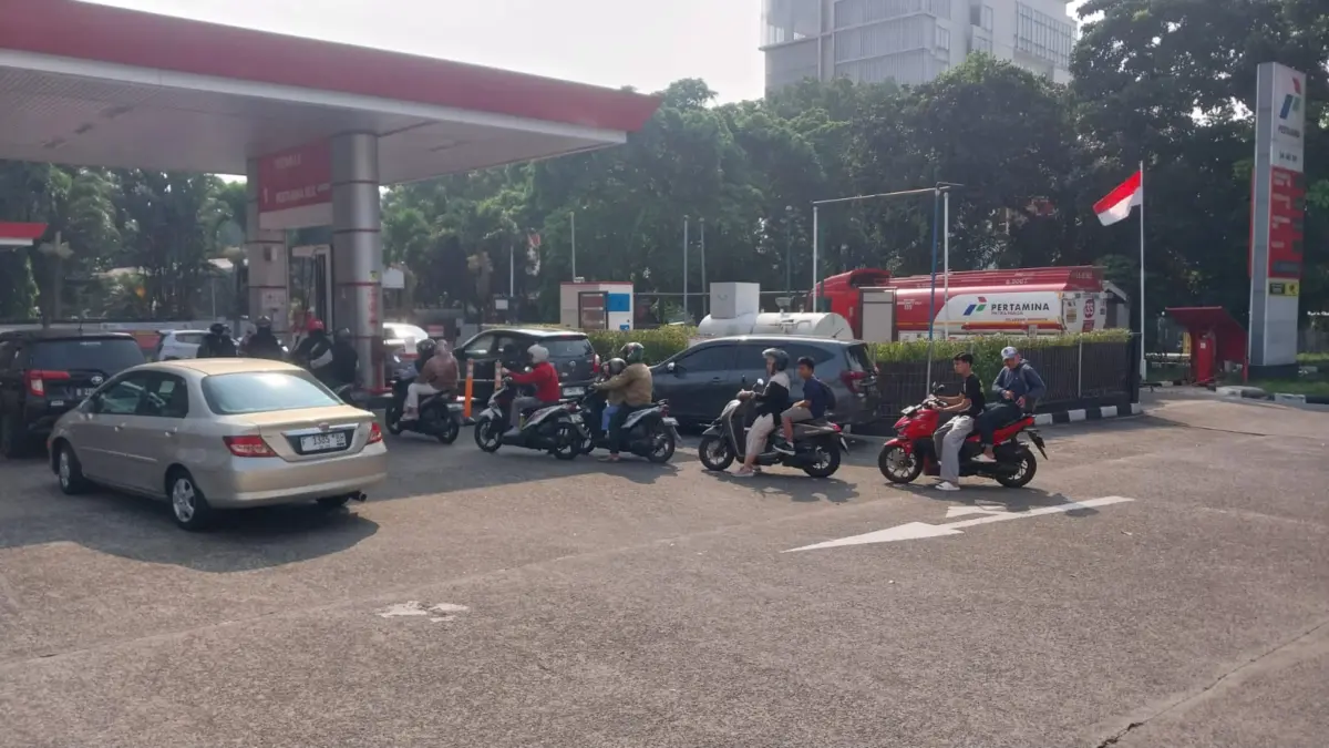 Harga Pertamax Turun Rp300 Jadi Rp15.950 per Liter, Warga Bogor: Belum Tertarik Beralih Sebelum Kembali Rp10-1