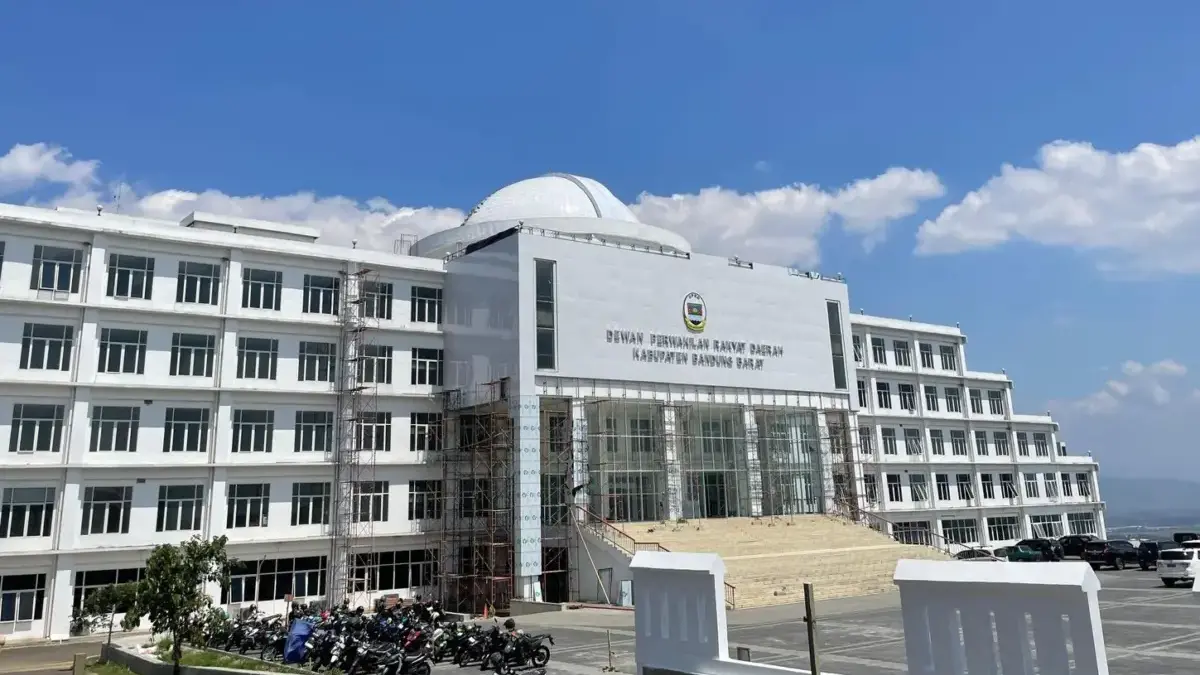 BK DPRD KBB Didesak Tindak Anggota Dewan Mangkir Kerja Badan Kehormatan DPRD Kabupaten Bandung Barat didesak mengambil tindakan tegas terhadap anggota dewan berinisi