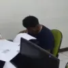 Polisi menetapkan seorang pria berinisial R sebagai tersangka dalam kasus pengrusakan Rais MWCNU yang terjadi