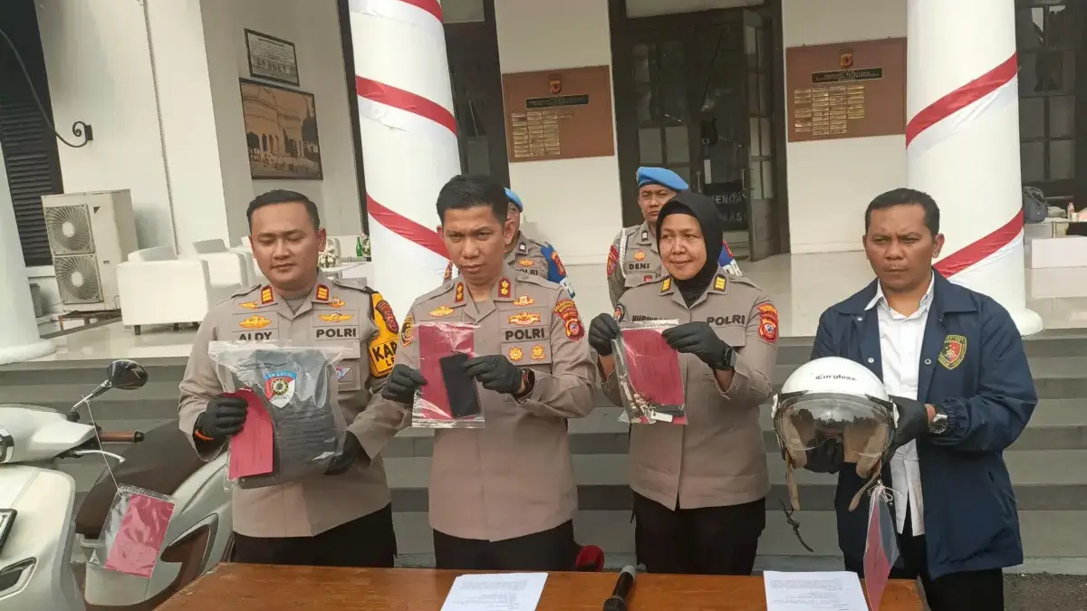 Dok. Polrestabes Bandung saat ungkap kasus jambret yang terjadi di Jalan Lengkong Besar. Senin (10/8). Foto. S