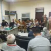 Pimpinan DPRD Kota Cimahi bersama pimpinan Komisi I, Komisi III, Komisi IV dan seluruh anggota D