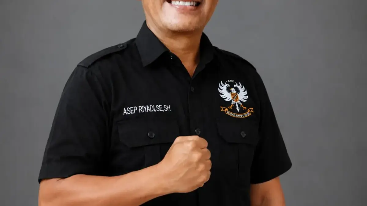 ritme dan ketajaman taktik semacam itu tercermin nyata pada figur Kang Asri, sang kreator sekaligus motor peng