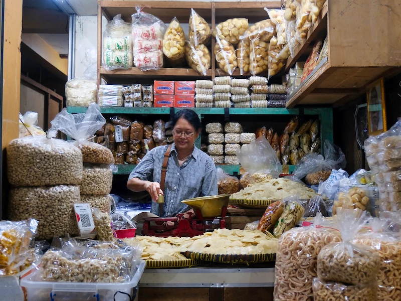 Menteri UMKM Segera Tetapkan Diskon Biaya Layanan 50 Persen untuk Produk Lokal