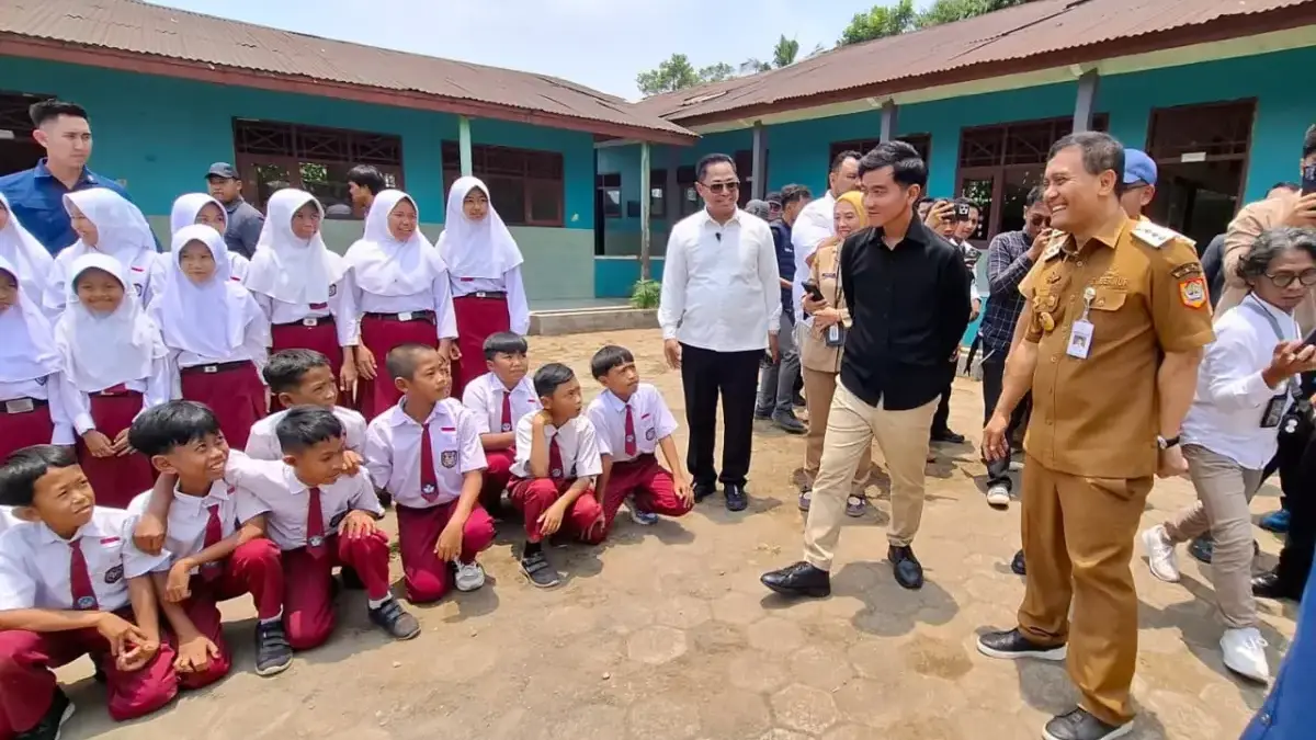 Temui Korban Dugaan Keracunan MBG di Batang, Gibran dan Ahmad Luthfi Serap Aspirasi Warga