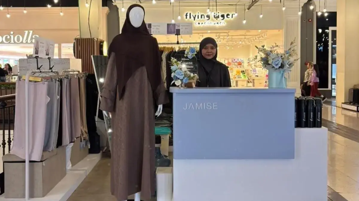 Jamise Syari Hadir di PVJ, Buktikan Busana Syar’i Bisa Tetap Stylish dan Kekinian Jamise Syari Hadir di PVJ, Buktikan Busana Syar’i Bisa Tetap Stylish dan Kekinian