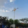 Penerangan jalan umum (PJU) yang memiliki ornamen Sunda terlihat di Jalan Soekarno Hatta, Kota Bandung, Senin