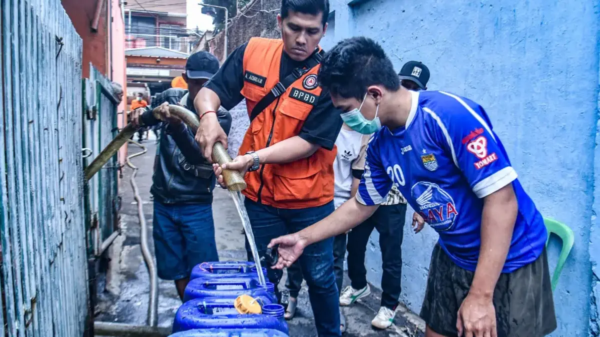 Terdampak Kemarau Panjang, BPBD Bandung Salurkan 80 Ribu Liter Air untuk Warga di Lima Kecamatan