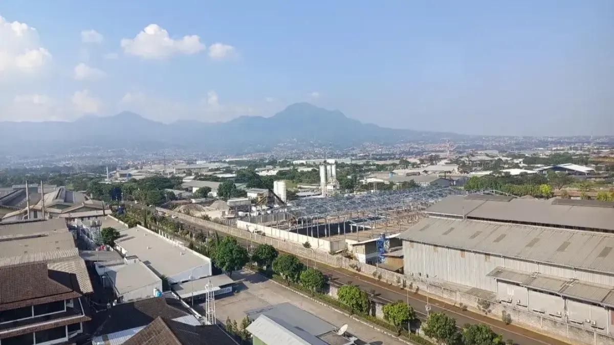 Jabar Genjot Perdagangan Antara Wilayah Potret industri di Jawa Barat. (son)