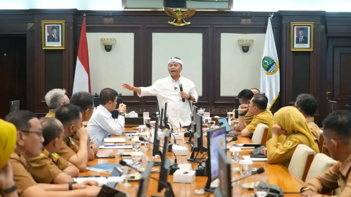 Cegah Ledakan Sampah, Pemprov Terjunkan 25 Ribu Mahasiswa Gedor Rumah Warga Cegah Ledakan Sampah, Pemprov Terjunkan 25 Ribu Mahasiswa Gedor Rumah Warga