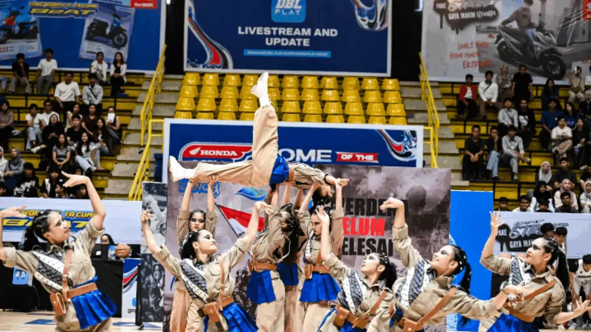 Tiga Generasi Muda Ini Hidupkan Budaya Indonesia di AQUA DBL Dance