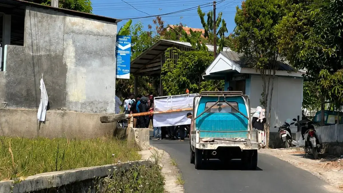 Diduga Gegara SPK Bodong, Perusahaan di Cipongkor Nekat Tutup Akses Jalan Warga