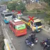 Bikin Geram, CCTV Rekam Truk Ngetem di Jembatan Tasikmalaya hingga Warga Buang Sampah ke Sungai