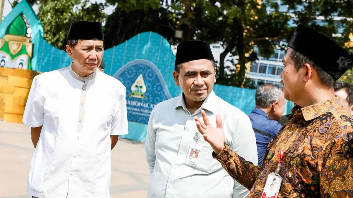 Wakil Gubenur Jawa Tengah, Taj Yasin Maemoen bersama Asisten Deputi Bina Keagamaan Kementerian Koordinator Bi