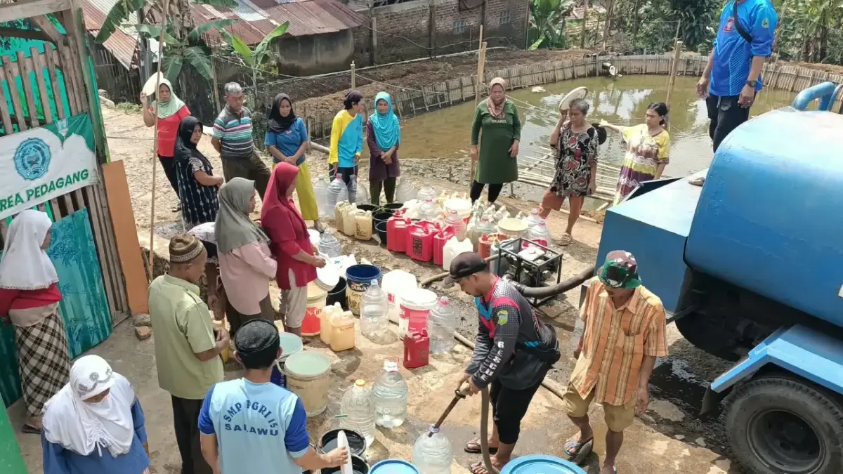 BPBD Tasikmalaya Sudah Distribusikan 523.000 Liter Air Bersih ke 28 Kecamatan BPBD Tasikmalaya Sudah Distribusikan 523.000 Liter Air Bersih ke 28 Kecamatan