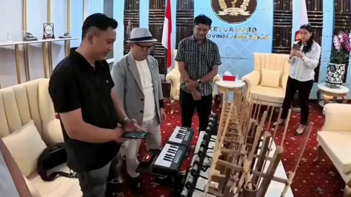 Apresiasi Inovasi Angklung Robotik, Ketua DPRD: Ini Menarik! Apresiasi Inovasi Angklung Robotik, Ketua DPRD: Ini Menarik!
