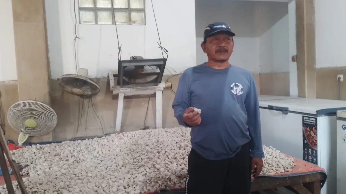 Sempat Jual Rumah dan Tidur di Masjid, Ceceng Bangkit dari Jual Basreng Keliling hingga Produksi 600 Kg Sehari Sempat Jual Rumah dan Tidur di Masjid, Ceceng Bangkit dari Jualan Basreng Keliling hingga Produksi 600 Kg per