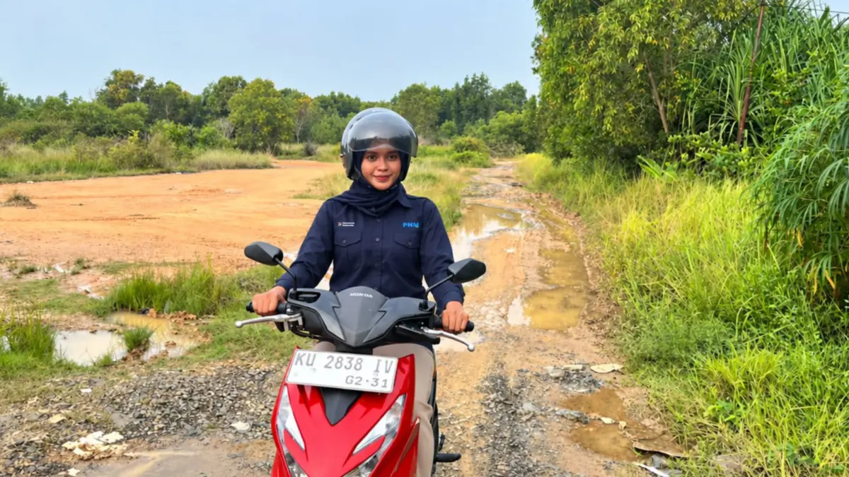 Menembus Medan Berat Sebatik, Kisah AO PNM Dampingi Pengusaha Rumput Laut Tumbuh Bersama Holding Ultra Mikro Fipi Novita Sari sebagai Account Officer (AO) PNM Mekaar