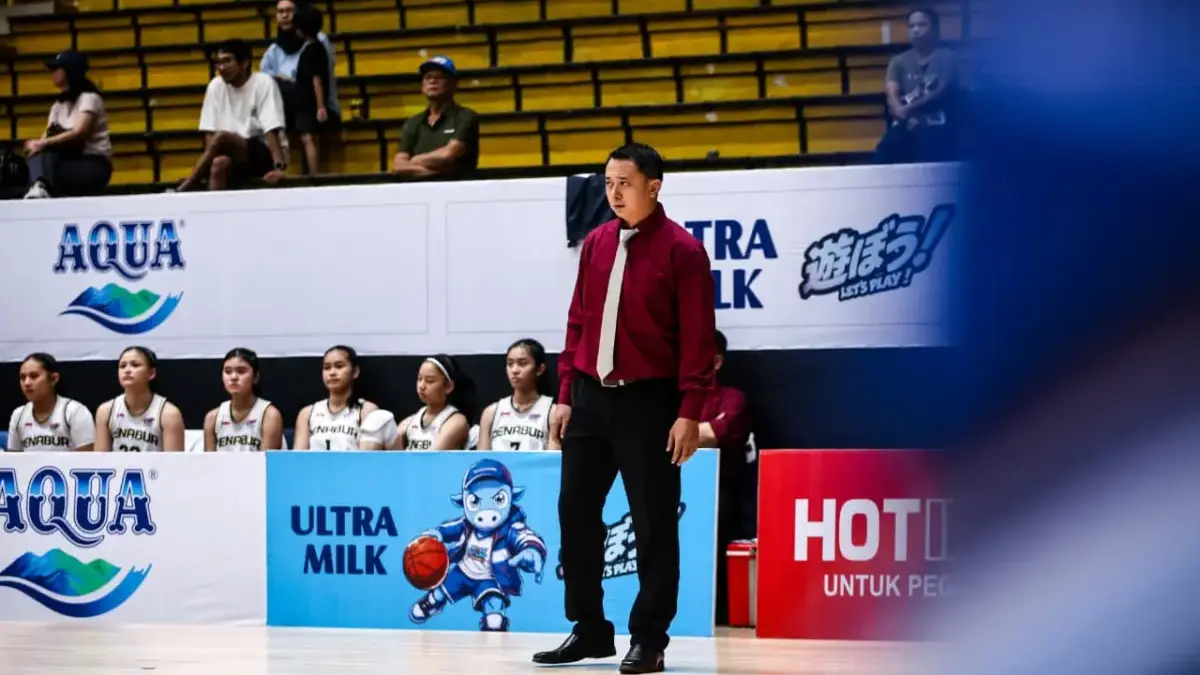 Pelatih Basket Tim Putri SMA BPK Penabur Cirebon Handika Priya Saputra
