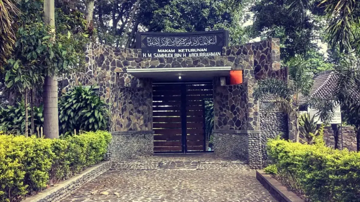 Merawat dalam Keikhlasan, Menjaga Ketenangan Makam Keluarga Samhudi di Nagreg. Foto Istimewa