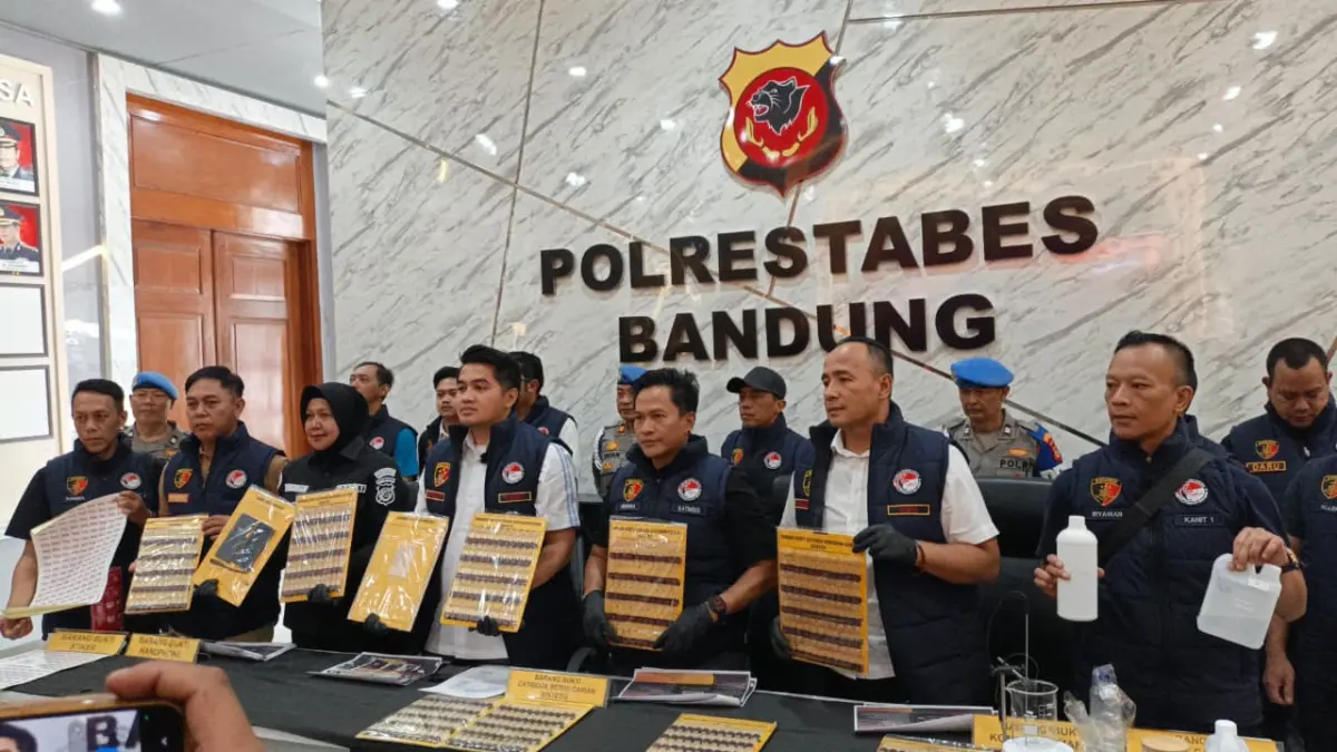 Satres Narkoba Polrestabes Bandung berhasil bongkar Laboratorium Gelap pembuatan cairan Vape mengandung Narkot
