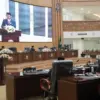 Bupati Bandung Barat, Jeje Ritchie Ismail saat menyampaikan Nota Pengantar Rancangan Perubahan APBD KBB 2026 d