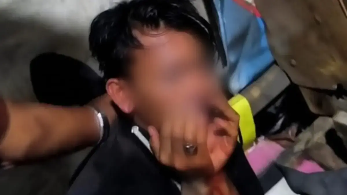 Pelaku curanmor di wilayah Coblong Kota Bandung saat berhasil diamankan oleh warga sekitar. Foto. Istimewa