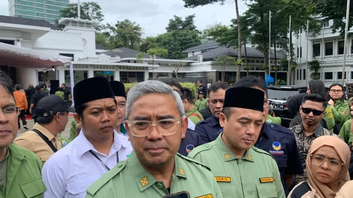 Pengamat Soroti Komunikasi Farhan-Erwin: Jangan Sampai Pemerintahan Berjalan Dua Jalur Pengamat Soroti Komunikasi Farhan-Erwin: Jangan Sampai Pemerintahan Berjalan Dua Jalur