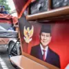 30 Tahun Kayuh Pedal Manual, Tukang Becak Bandung Sumringah Dapat Becak Listrik