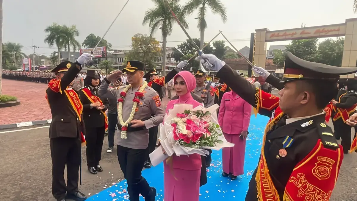 Sertijab Kombes Pol Tri Suhartanto yang kini menjadi Kapolresta Bandung, Gantikan Kombes Pol Aldi Subartono. F