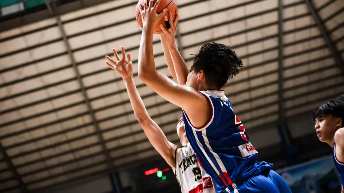 Tim putra SMA Trimulia Bandung memastikan tempat di partai final Honda DBL with Kopi Good Day 2026 West Java-E