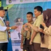 Wabup Asep bencengkrama dengan para pelajar pada acara Youth Fest 2026 yang digelar KNPI Kabupaten Tasikmalaya