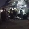 Ist. Tangkap layar insiden penyerangan di Pasar Induk Caringin Bandung. Dok. Sosial media.