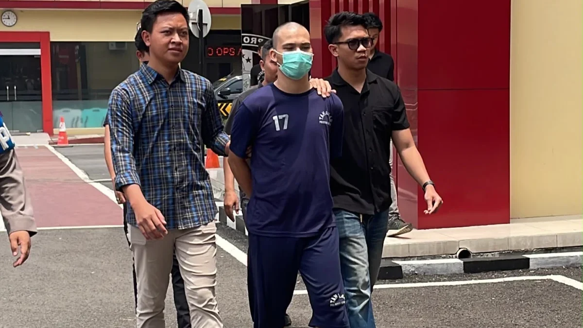 Polresta Bandung Ungkap Modus Penipuan Pakai Mesin EDC, Pemuda Diduga Gasak 5 Lokasi Polresta Bandung mengungkap kasus dugaan penipuan dan penggelapan dengan modus menggunakan mesin electronic da