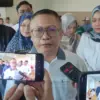 Perwakilan Mitra BGN Priangan Timur, Ucu Supriatna saat diwawancara awak media terkait perubahan insentif dapu