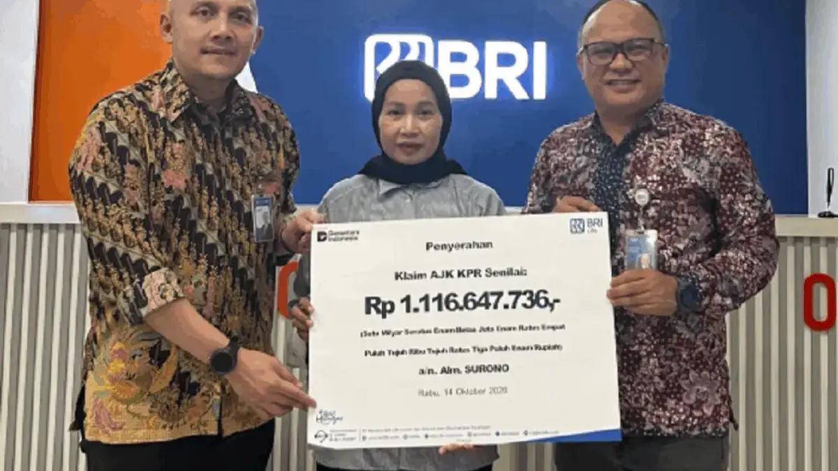 BRI Life melalui BRI Soekarno Hatta Serahkan Klaim AJK KPR Rp1,11 Miliar