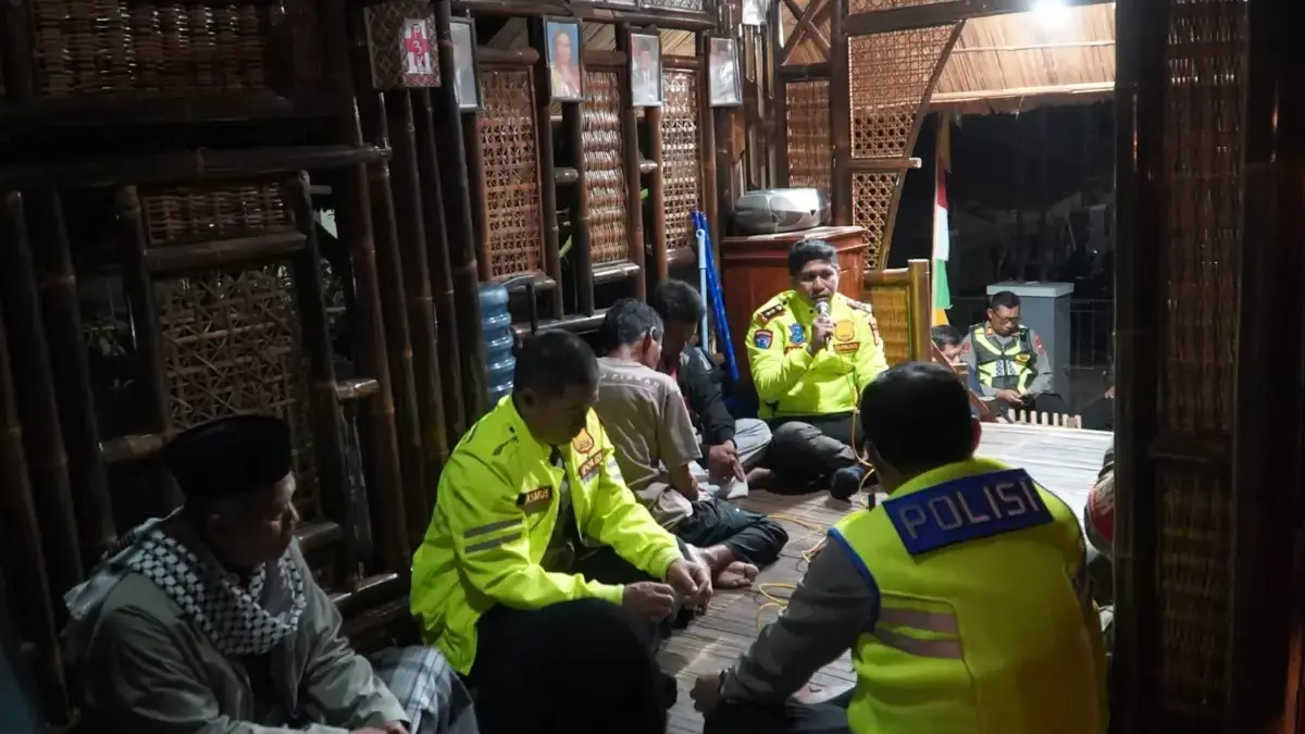 Ngariung di Pos Ronda, Polisi Buka Ruang Warga Mangunreja Sampaikan Keluhan Kamtibmas