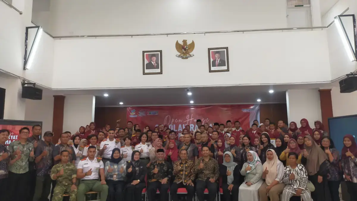 Open House Sekolah Rakyat, Wali Kota Cimahi Ngatiyana Apresiasi Semangat Belajar Siswa SRMP 8 Sekolah rakyat