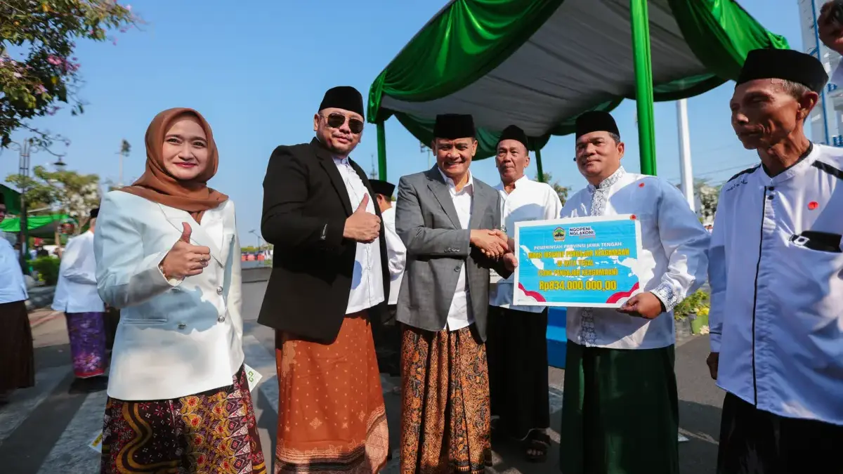 Peringati HSN 2026, Ahmad Luthfi Ajak 555 Ribu Santri Jateng Ikut Entaskan Kemiskinan Peringati HSN 2026, Ahmad Luthfi Ajak 555 Ribu Santri Jateng Ikut Entaskan Kemiskinan
