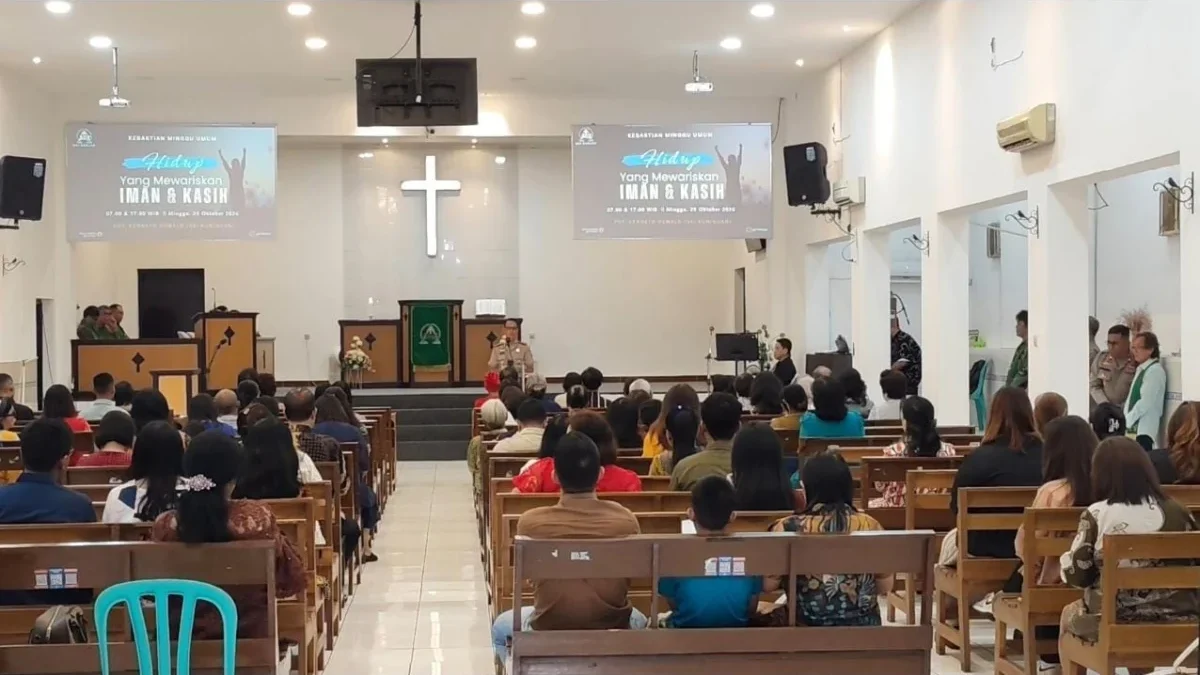 Kapolres Banjar AKBP Didi Dewantoro saat menyerap aspirasi kepada para jemaat gereja Gereja Kristen Indonesia