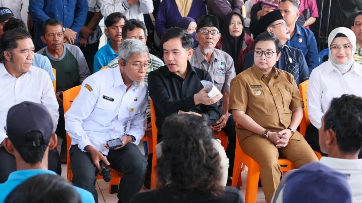 Sekretaris Daerah (Sekda) Provinsi Jawa Tengah mendampingi Wakil Presiden RI Gibran Rakabuming dalam rangkaian