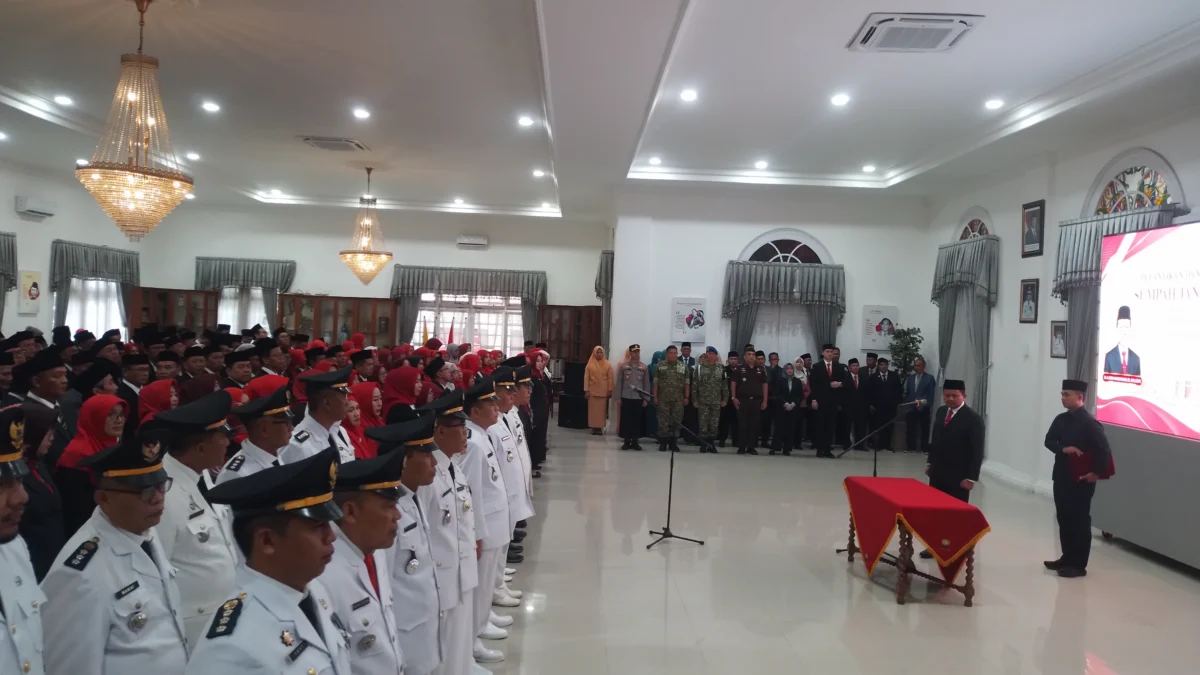 220 ASN Dilantik, Bupati Sumedang Minta Camat Turun ke Lapangan dan Petakan Titik Rawan Bencana Pelantikan